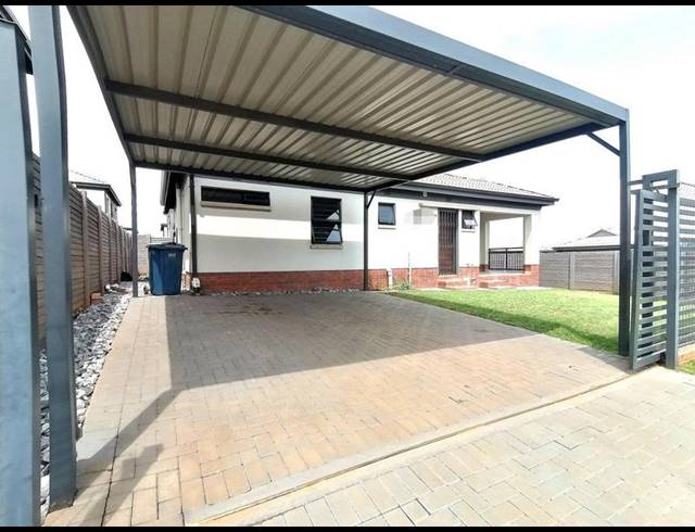 3 BEDROOM PROPERTY TO RENT IN LOTUS GARDENS